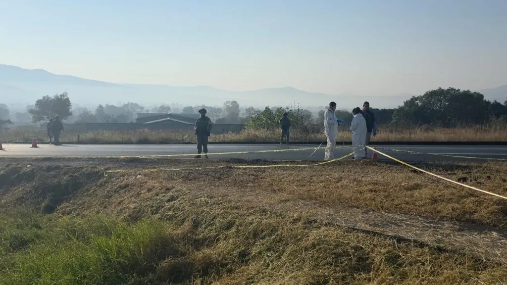 Identifican a las 7 víctimas mortales tras volcadura de autobús en Morelia