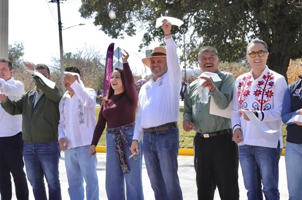 Inaugura Bedolla conexión Villas del Pedregal-San Nicolás Obispo en Morelia