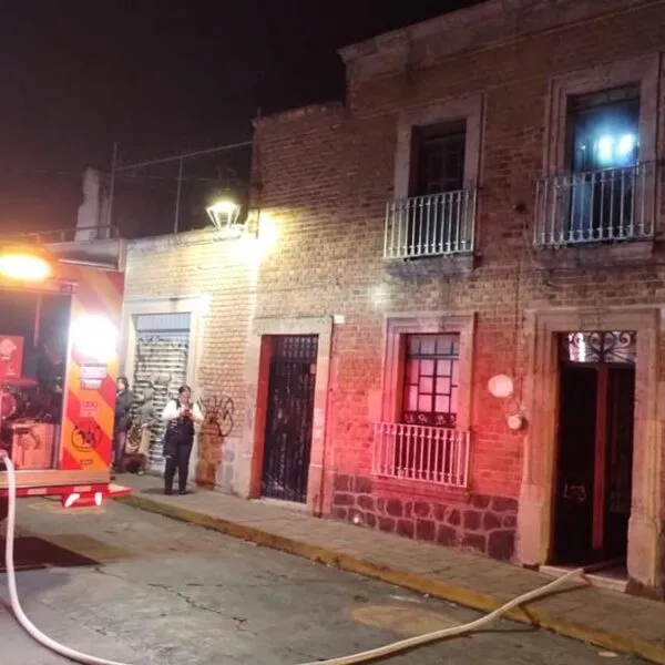 Incendio en vivienda del Centro de Morelia deja solo daños materiales