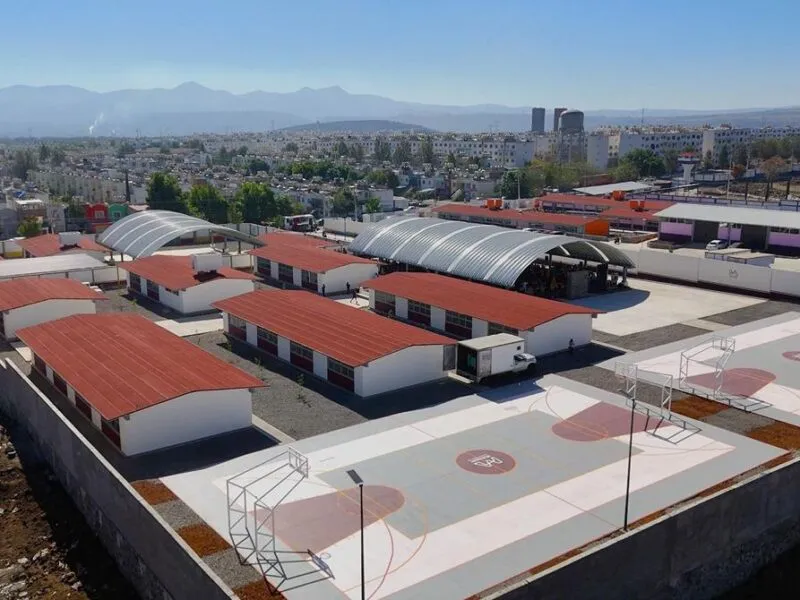 Inversión histórica transforma las escuelas de Michoacán para el bienestar: SEE