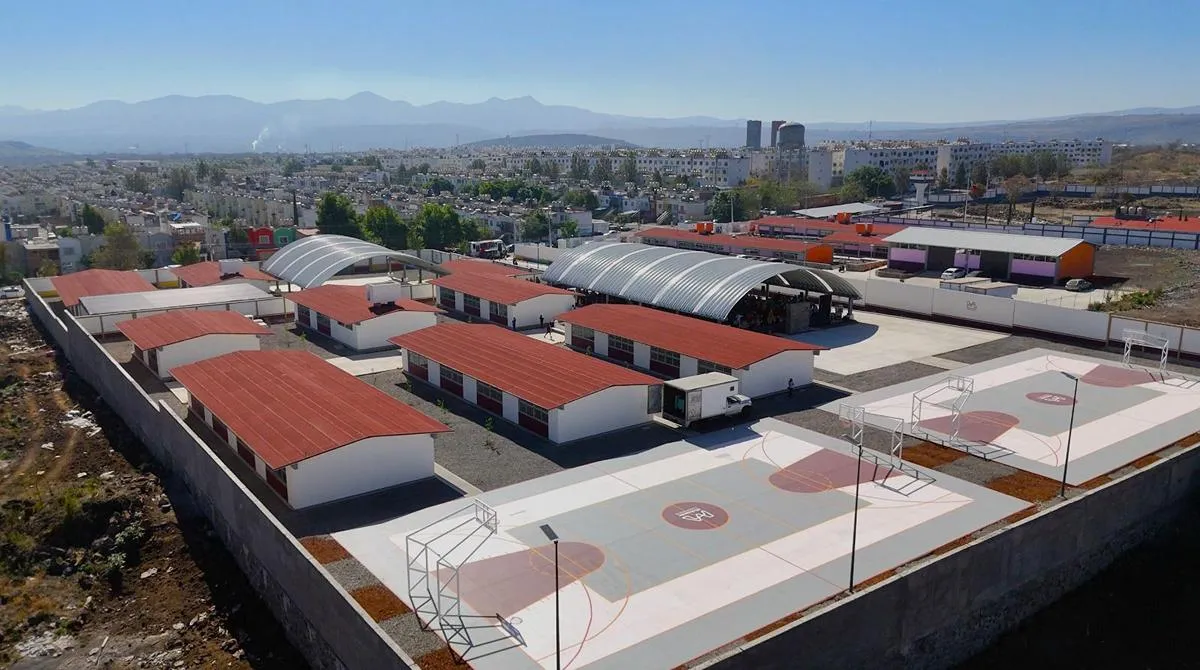 Inversión histórica transforma las escuelas de Michoacán para el bienestar: SEE