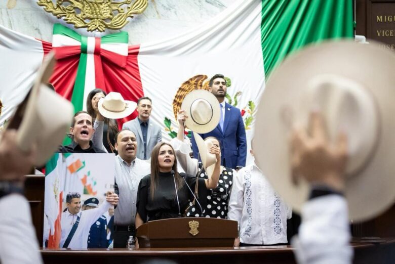 “Jamás pactó con nadie” aseguró Grecia Quiroz sobre Carlos Manzo al asumir como alcaldesa sustituta