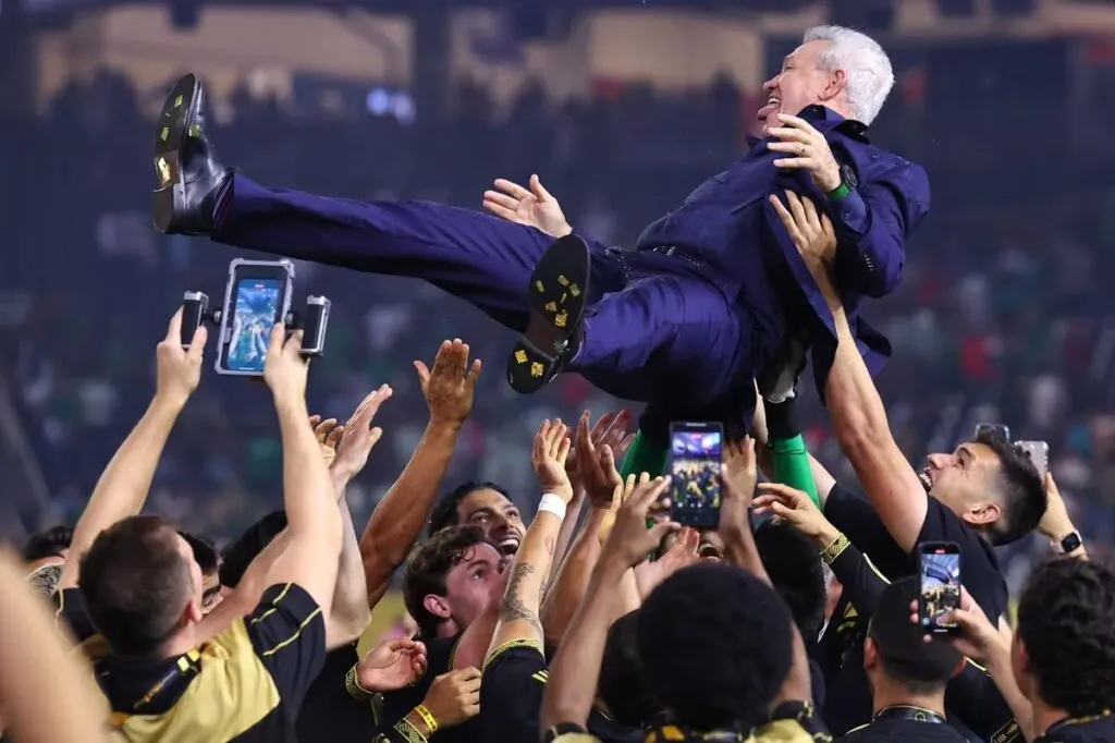 Javier Aguirre, entre los nominados al premio The Best 2025 como Mejor Entrenador