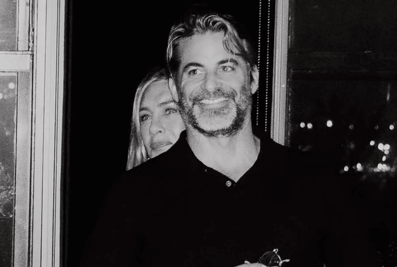 Jennifer Aniston confirma su relación con Jim Curtis en Instagram tras meses de rumores