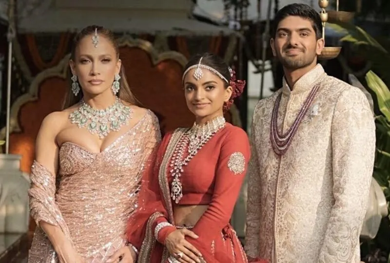Jennifer Lopez actúa para fastuosa boda en la India y cobra 2 millones de dólares por su show