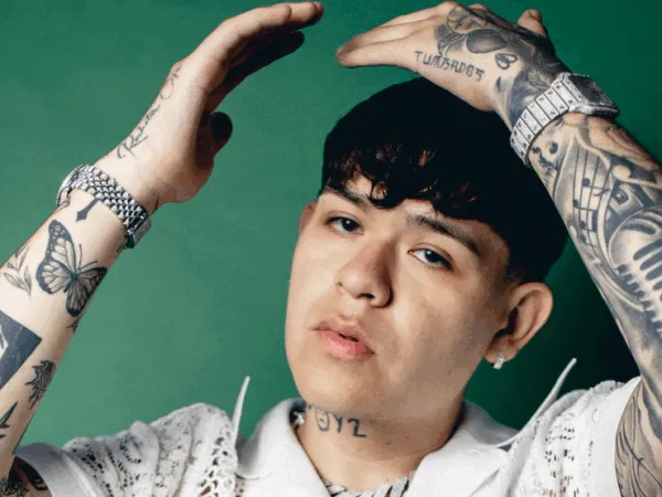 Junior H comparece ante Fiscalía de Jalisco por cantar “El Azul” en Zapopan