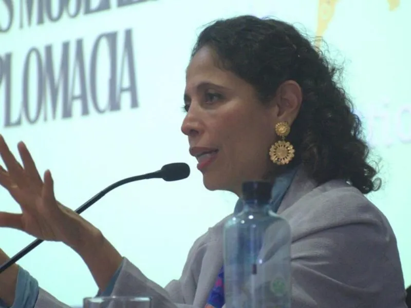 karla ornelas embajada méxico perú