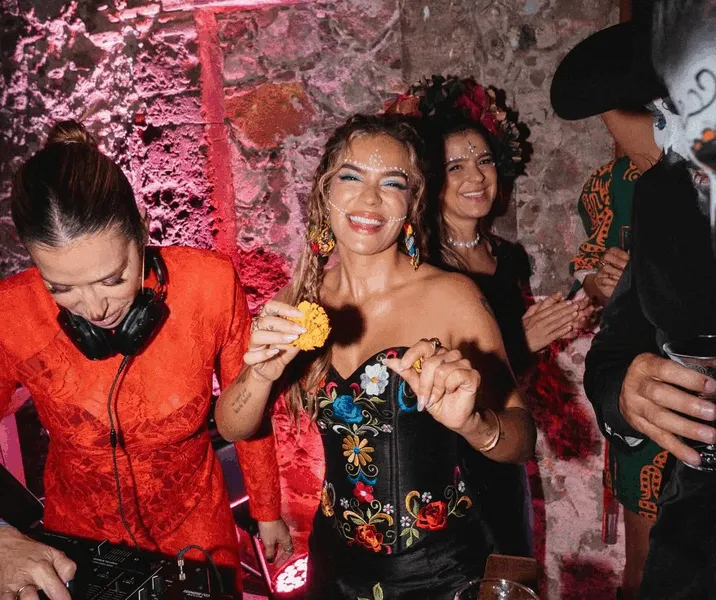 Karol G comparte emotiva reflexión tras celebrar el Día de Muertos en San Miguel de Allende