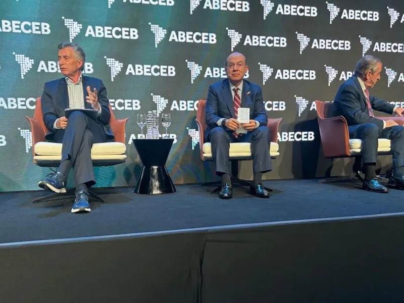 Felipe Calderón advierte sobre el control del estado por el crimen