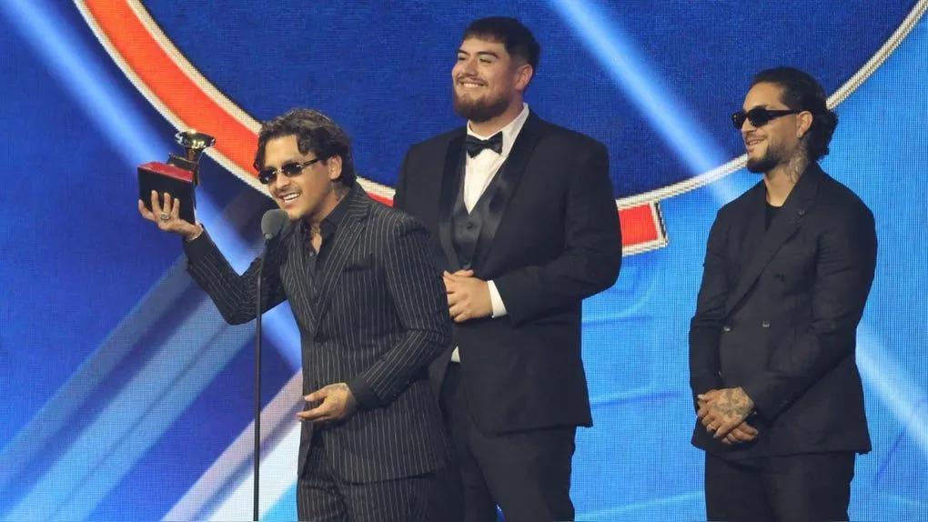 Latin Grammy 2025: una noche de gloria, emociones y controversias