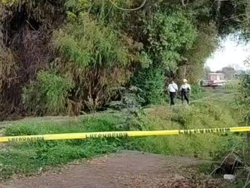 Localizan el cadáver de una mujer al interior de un "tambo" a la orilla de un río en Uruapan