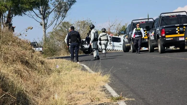 Localizan el cuerpo sin vida de un hombre envuelto en plástico en Chiquimitio