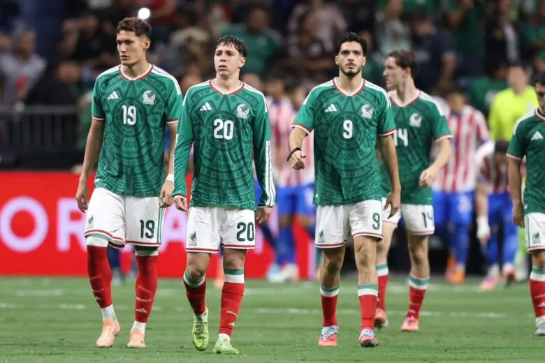 México cierra el 2025 con una decepcionante derrota de 2-1 con Paraguay