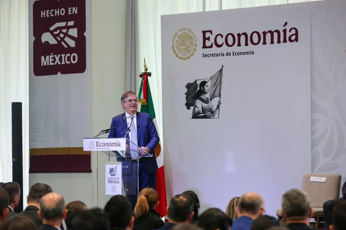 México exige a EU retirar aranceles a vehículos pesados, T-MEC, Ebrard, comercio México, fabricados