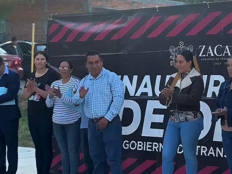 Mónica Valdez Pulido entrega cancha de usos múltiples tras 17 años de espera en la primaria Benito Juárez