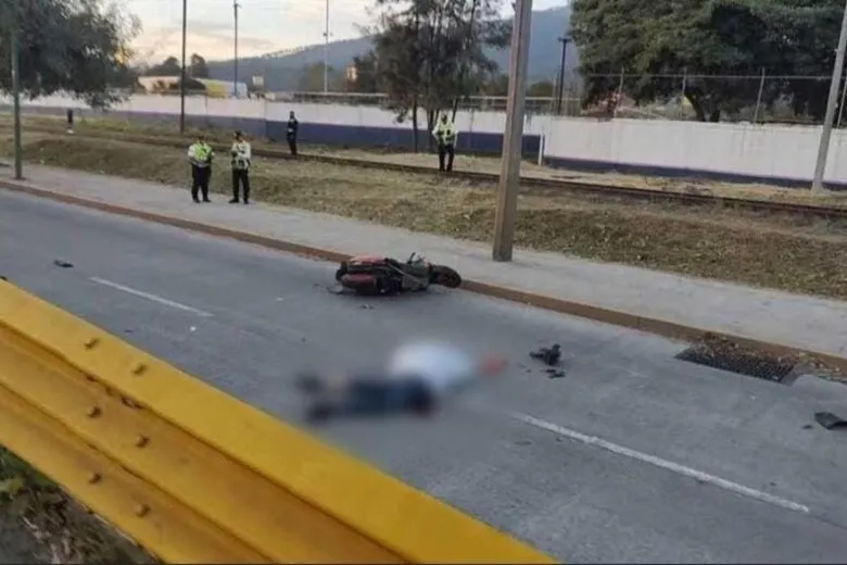 Motociclista pierde la vida tras ser atropellado por un camión de carga en Uruapan