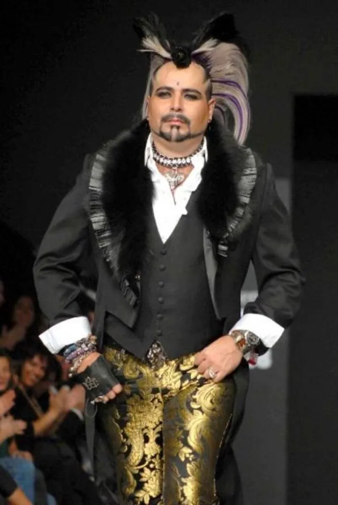 Murió Héctor Terrones, diseñador de alta costura y pionero mexicano en el Louvre, a los 59 años-1