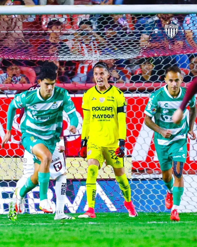 Necaxa golea a Santos en el arranque de la Jornada 16-1