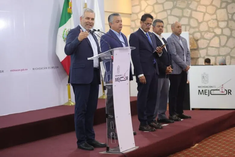 “No se va a repetir la historia de la guerra contra el narco”: Bedolla al PRI y al PAN