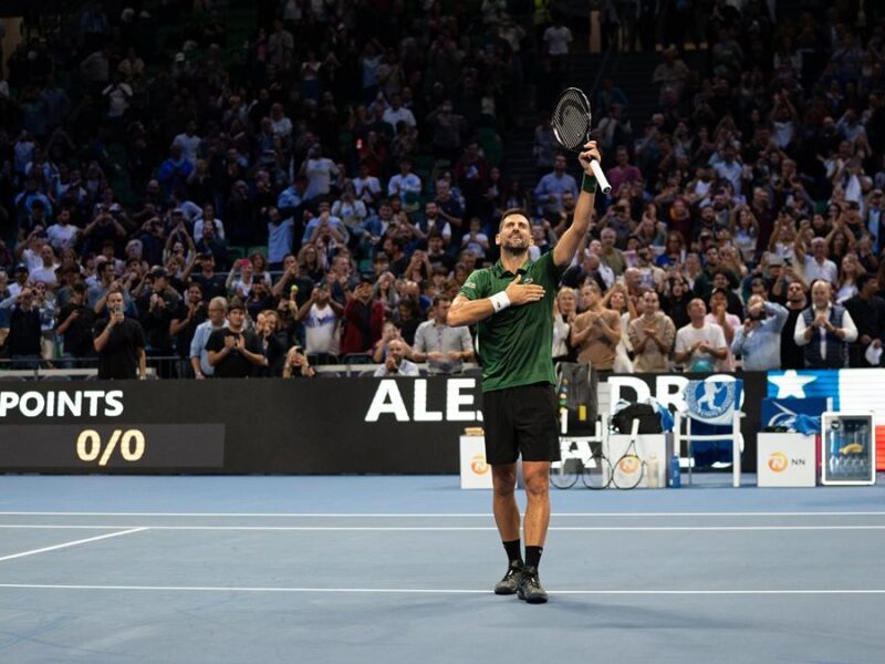 Novak Djokovic vence a Musetti y suma más de 100 títulos