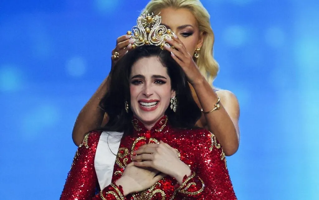 ¡Orgullo mexicano en lo más alto! Fátima Bosch se lleva la corona Miss Universo 2025