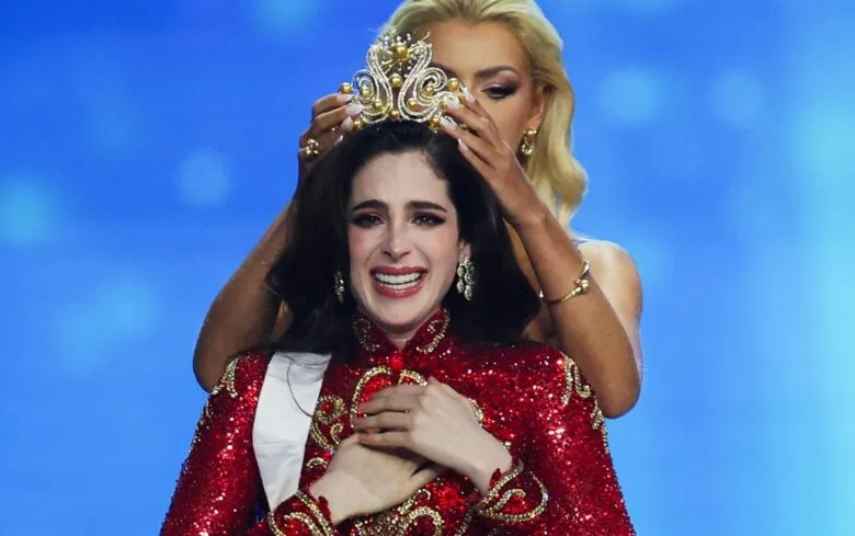 ¡Orgullo mexicano en lo más alto! Fátima Bosch se lleva la corona Miss Universo 2025