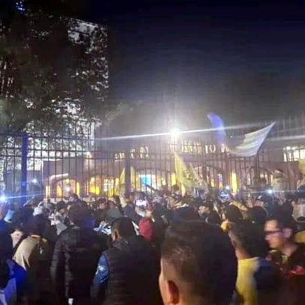 Liga MX llama a la paz tras pelea entre seguidores del Club América y Toluca