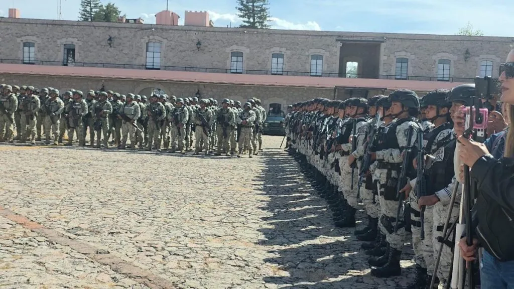 Plan Michoacán: Llegan 300 elementos de las Fuerzas Armadas; serán desplegados a Uruapan y Apatzingán-3