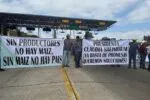Productores de maíz mantienen bloqueos mientras el gobierno defiende la política de precios de garantía