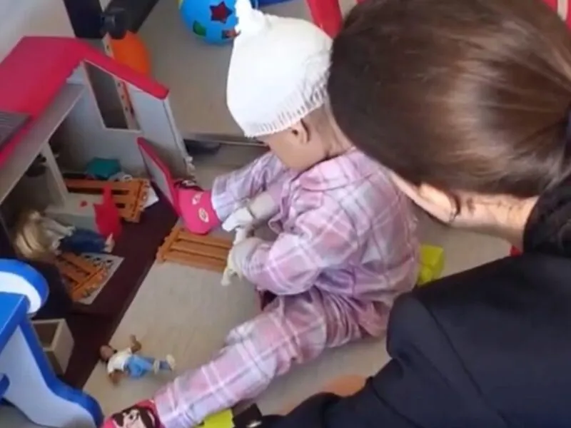 Regresa a México Jazlyn, la pequeña que fue protegida por su abuela en explosión de La Concordia