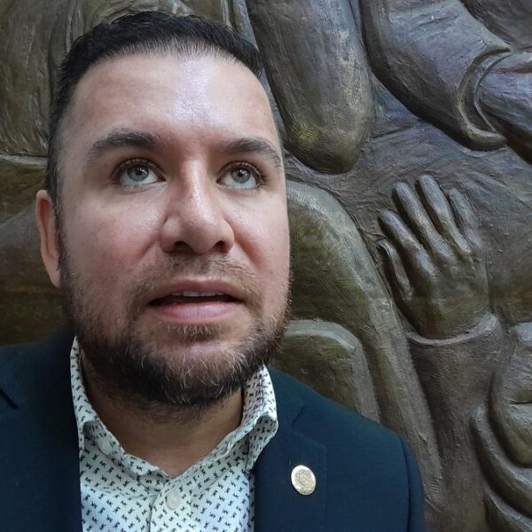 “Hoy los políticos estorbamos más que ayudar”: Reyes Galindo