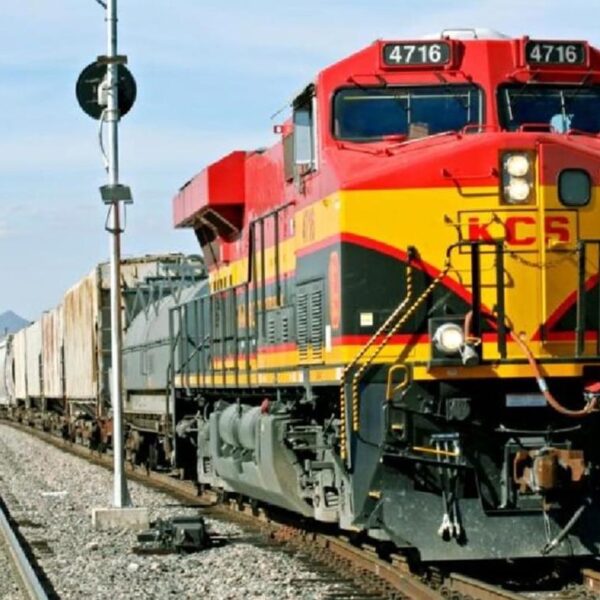 Roban un vagón del tren en Arteaga; transportaba computadoras