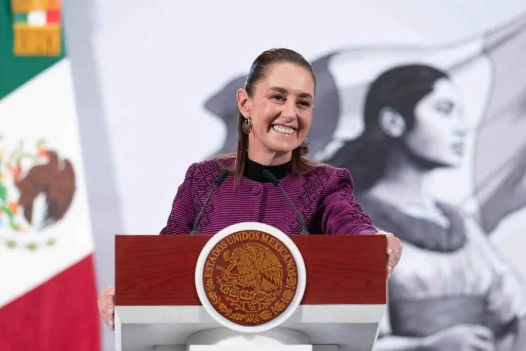 Sheinbaum afirma que el "huachicol" sigue en México, aunque ha disminuido. 1