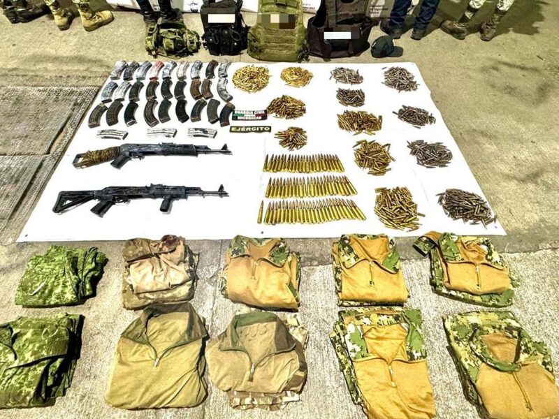 SSP asegura 3 camionetas robadas, 2 rifles y más de mil 600 municiones en Zinapécuaro