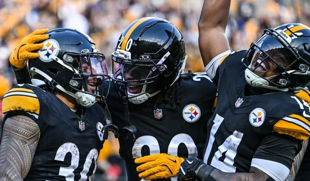 Steelers retorna al triunfo al frenar a los Colts que registraron su segunda derrota en la NFL-2