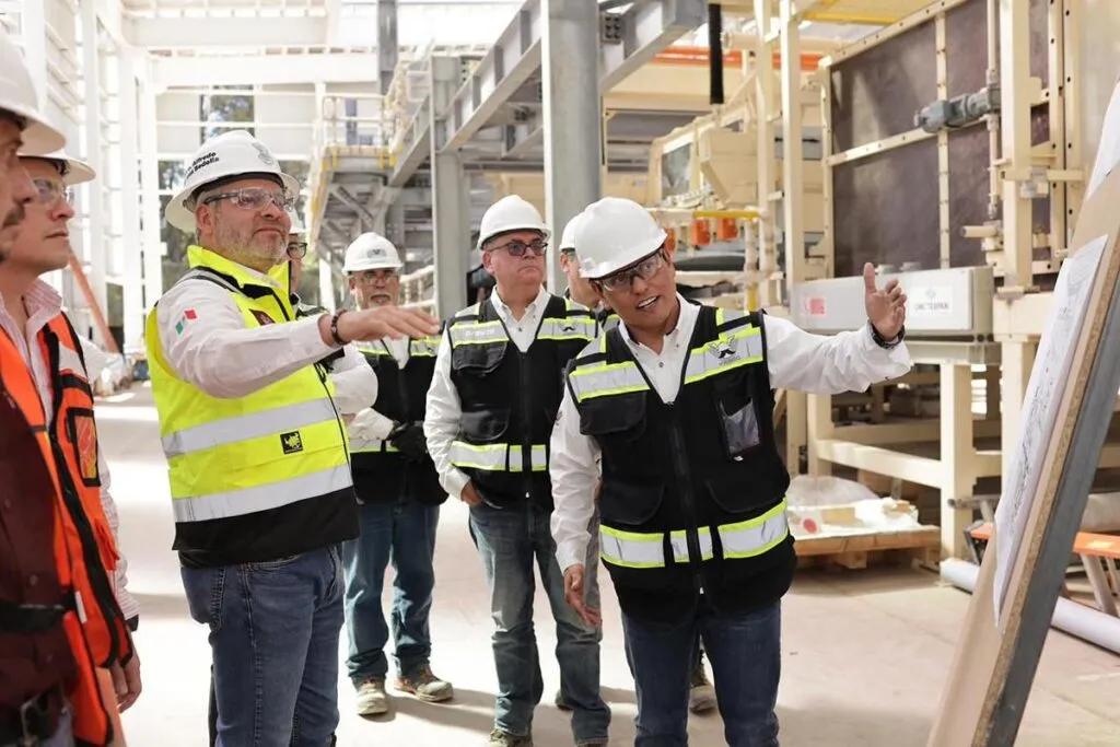 Supervisa Bedolla construcción de planta Arauco