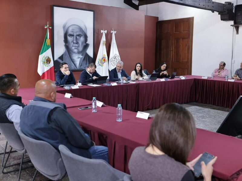 Transportistas urbanos y suburbanos de Morelia confían en proyecto de metrobús; Bedolla presenta beneficios