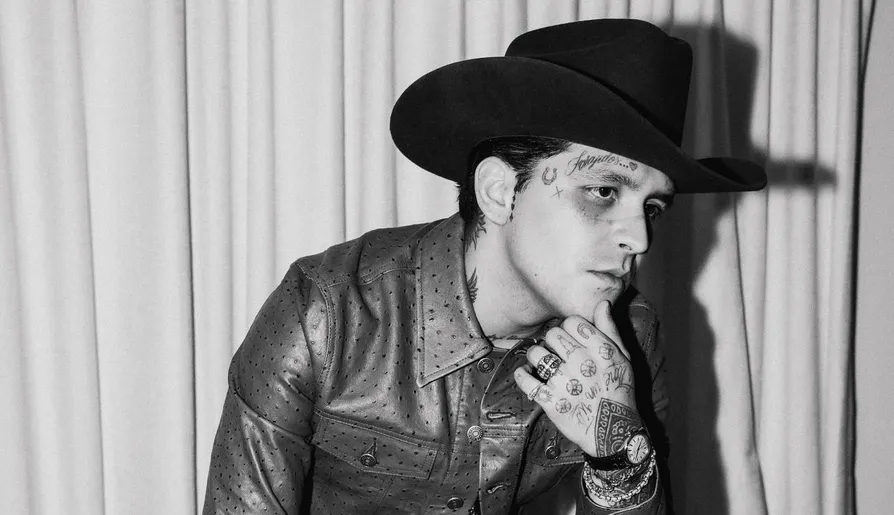 “Tremendo zafarrancho”: así fue la llegada de Christian Nodal a su audiencia judicial-1