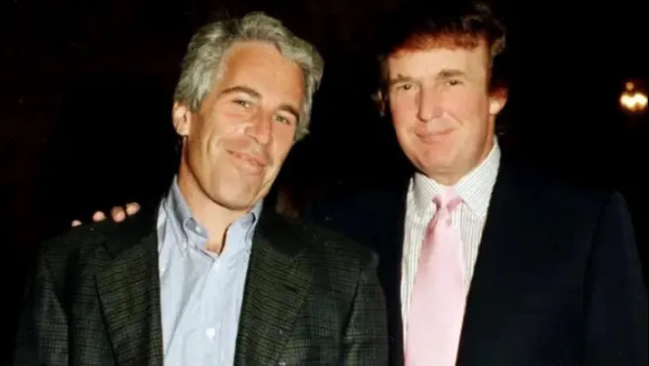Trump firma la ley que obliga al Departamento de Justicia a revelar archivos sobre Jeffrey Epstein-1