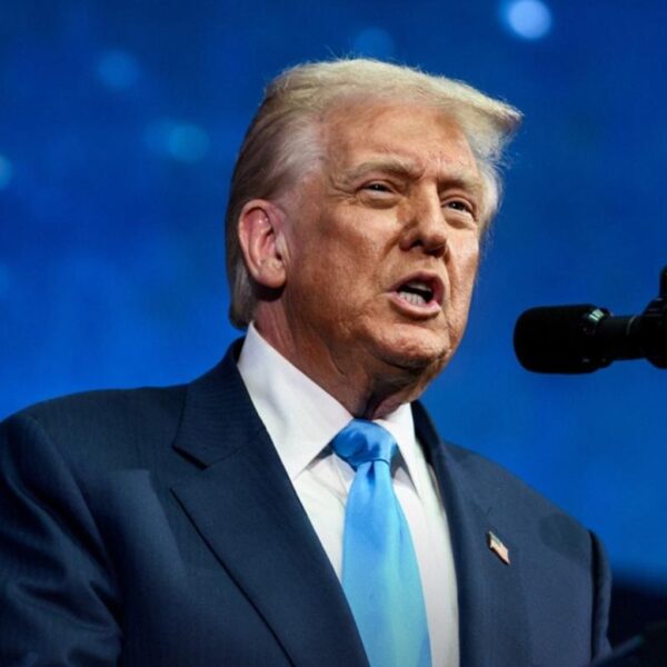 Trump insiste en pruebas nucleares para igualar condiciones con Rusia y China