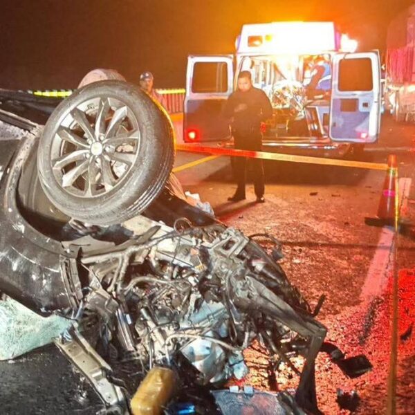 Un hombre perdió la vida y una mujer quedó lesionada tras accidente vehicular en la Siglo XXI