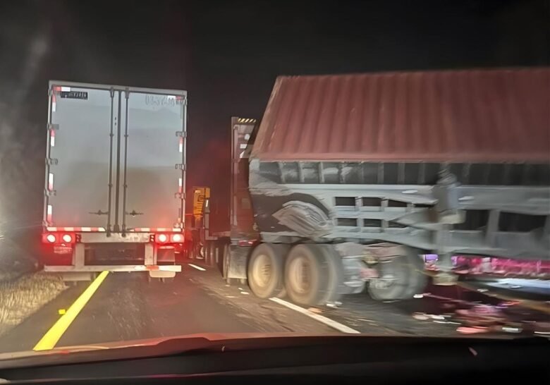 Un muerto y cuatro lesionados en accidente vehicular en la autopista de Occidente