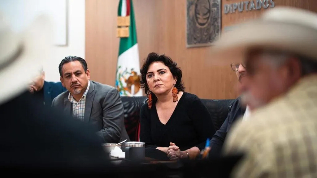 Víctor Manríquez acompaña a trabajadores del campo michoacano-3