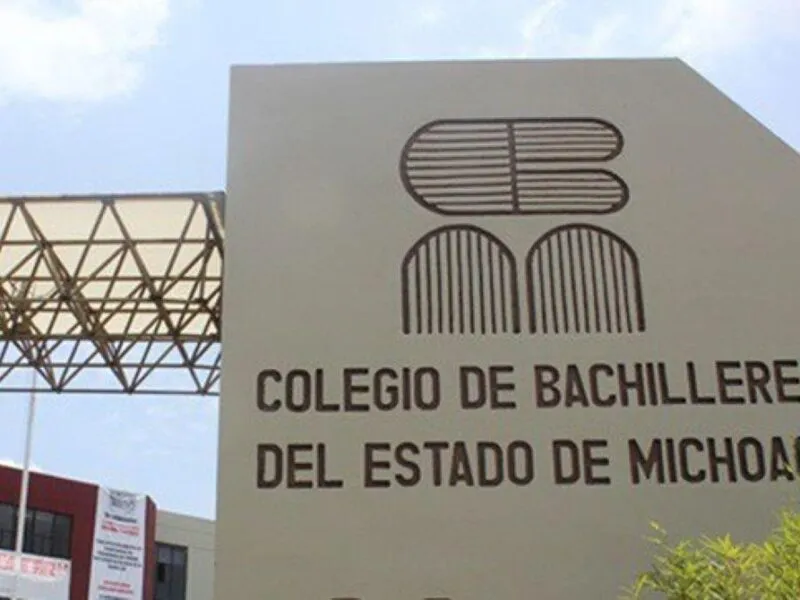 vinculación a proceso contra exdirector del COBAEM por presunto uso ilícito de atribuciones