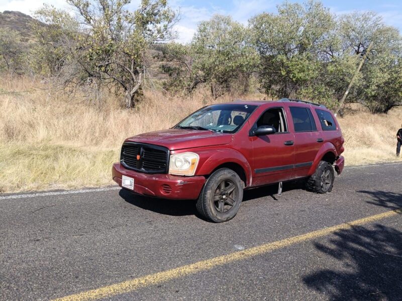 Abaten a presunto delincuente en Apatzingán; dos oficiales lesionados