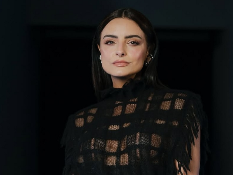 Aislinn Derbez abre su corazón con dolor tras la muerte de su madre