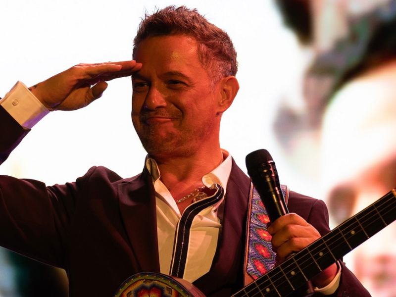 Alejandro Sanz estrenará en enero de 2026 su documental más íntimo: “Cuando nadie me ve”