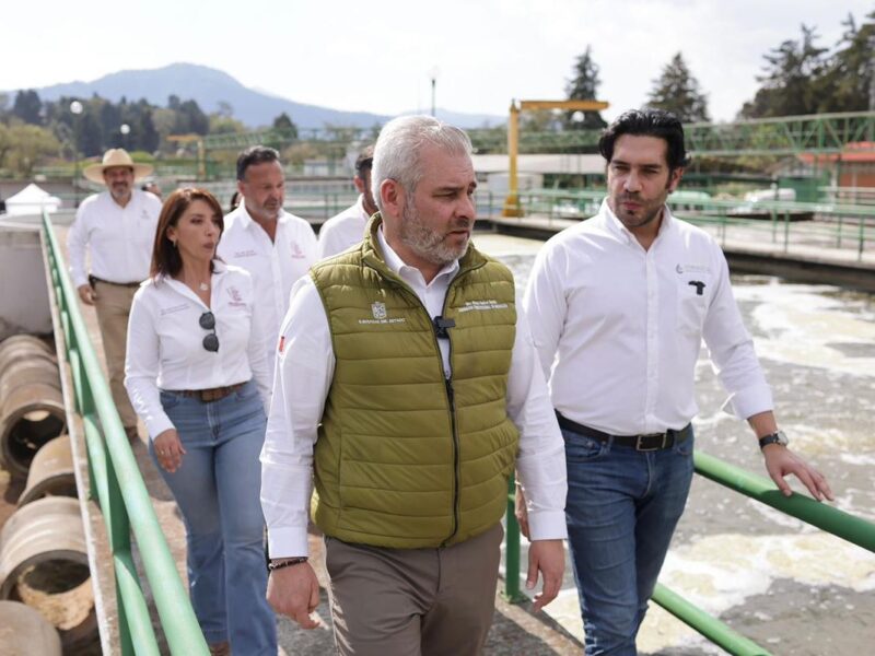 Arrancan rehabilitación de 3 plantas tratadoras para sanear el lago de Pátzcuaro