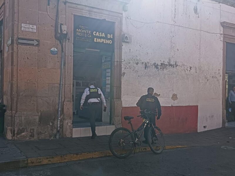 Atracadores se llevan botín de 400 mil pesos de una casa de empeño en Morelia