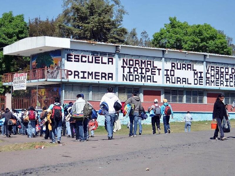 Bedolla admite persistencia de actos vandálicos en normales rurales